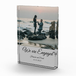 婚約カップルの写真と名前グレー フォトブロック