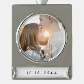 婚約カップルの写真 シルバープレートバナーオーナメント (正面)
