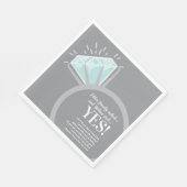 婚約パーティダイヤモンドリングとおもしろいファクト スタンダードランチョンナプキン (角)