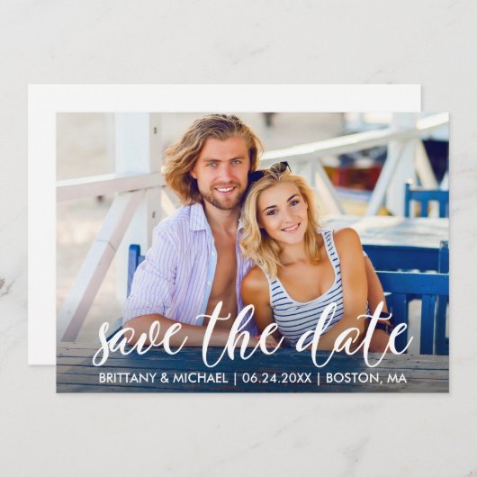 婚約モダン写真カップルの日付を保存 招待状 (正面/裏面)