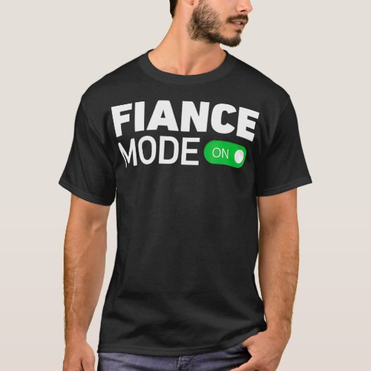 婚約モードオン 結婚間近のカップル Tシャツ (正面)