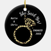 婚約リングパーソナライズされた、名前、日付 セラミックオーナメント (裏面)