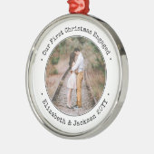 婚約私たちの初めてのクリスマスシンプル白黒 メタルオーナメント (左)