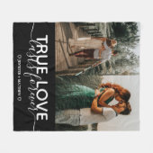 婚約結婚の真のラブカップル写真 フリースブランケット (正面(横))