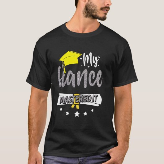 婚約者の修士号取得祝いギフト Tシャツ (正面)