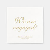 婚約金ゴールドカスタムスクリプト名の日付エレガント スタンダードカクテルナプキン (正面)