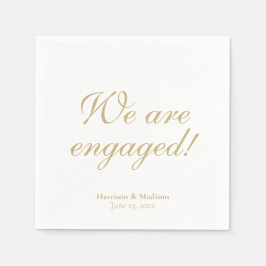 婚約金ゴールドカスタムスクリプト名の日付エレガント スタンダードカクテルナプキン (正面)