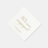 婚約金ゴールドカスタムスクリプト名の日付エレガント スタンダードカクテルナプキン (角)