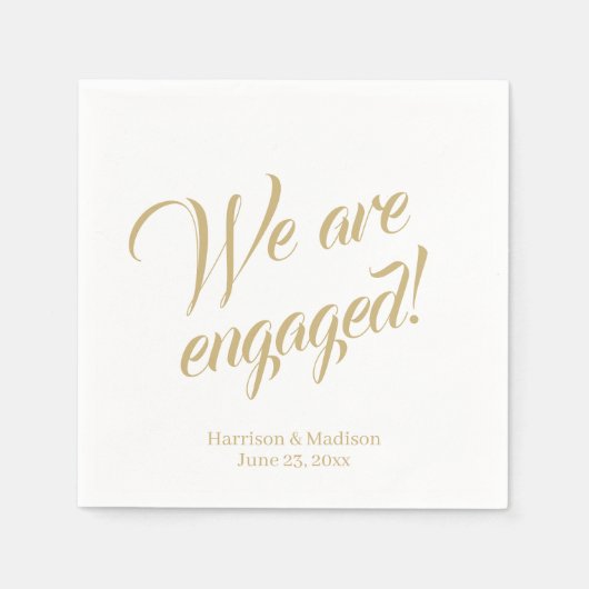婚約金ゴールドスクリプト名前をカスタムするエレガントシック スタンダードカクテルナプキン (正面)