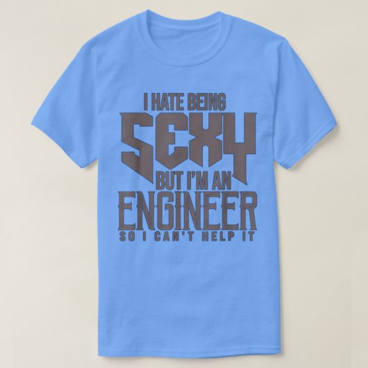 嫌いなことをやってるのは嫌だけど、エンジニアだから仕方ない Tシャツ (デザイン正面)