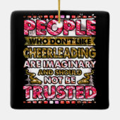 嫌いな人を信用しないチアリーティング セラミックオーナメント (裏面)