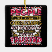 嫌いな人を信用しないチアリーティング セラミックオーナメント (正面)