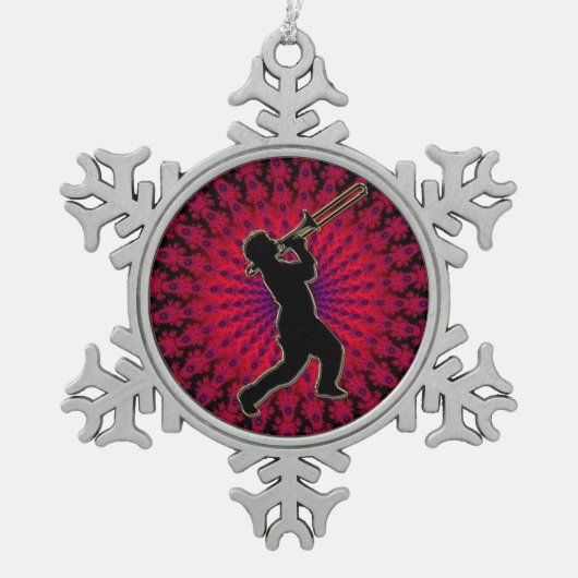 嬉しい休日のトロンボーンプレーヤーのオーナメント スノーフレークピューターオーナメント (正面)