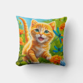 嬉しそうな子猫 クッション (正面)