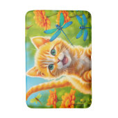 嬉しそうな子猫 バスマット (正面縦)