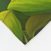 嬉しそうな子猫 フリースブランケット (角)