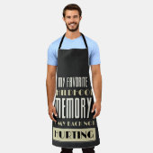 子お気に入りのどもの時の記憶は私の背中を傷つけない エプロン (着用した状態)