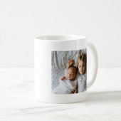 子どもたちが立ち上がり、彼女賛美の諺を31:28と呼ぶ コーヒーマグカップ (正面右)