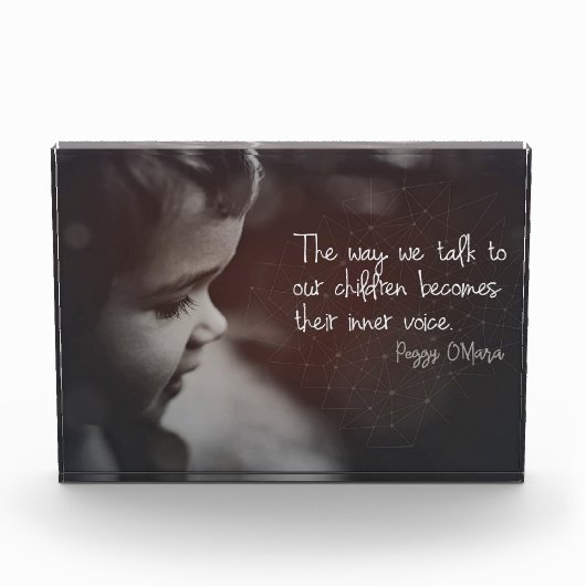 子どもたちに話し掛ける フォトブロック (正面)