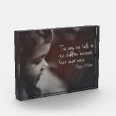 子どもたちに話し掛ける フォトブロック (左)