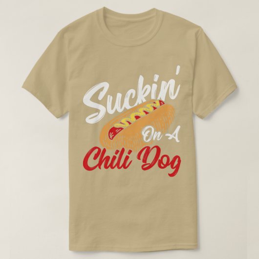 子どもっぽい犬に子どもっぽいホットドッグ Tシャツ (デザイン正面)