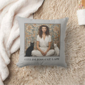 子どものいない猫の女性枕#1 クッション (ブランケット)