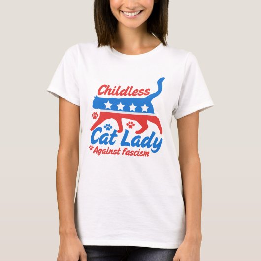 子どものいない猫の女性 Tシャツ (正面)