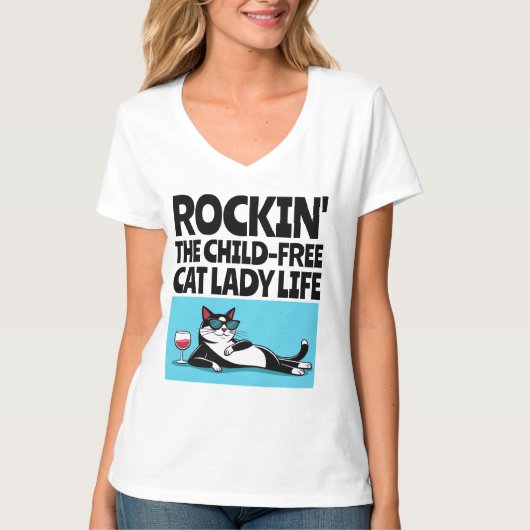 子どものいない猫レディースTシャツ Tシャツ (正面)