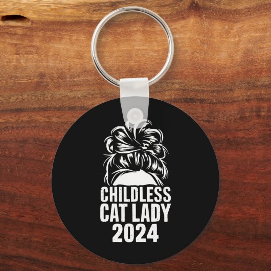 子どものいない猫レディ2024乱雑な文系アメリカ国旗 キーホルダー (正面)