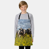 子どものホルスタイン牛 エプロン (着用した状態)