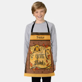 . .子どもの感謝祭かわいいフクロウの香り エプロン (着用した状態)