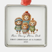 子どもの養子縁組初めてのクリスマスの家族のライオン メタルオーナメント (正面)