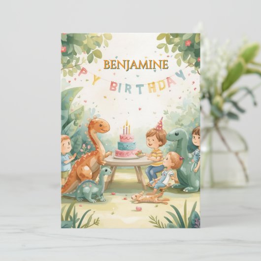 子ども向けのカスタマイズできる恐竜の誕生日カード 招待状 (スタンド正面)