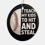 子ども教えが野球ボールを打って盗む セラミックオーナメント (左)