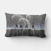 子ども遊が目の前にバケツを持って ランバークッション (裏面)