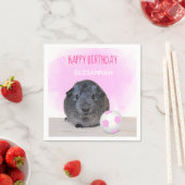子ガーリー誕生日ギニアピッグピンクサッカーボール スタンダードカクテルナプキン (インサイチュ)