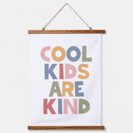 子クール供は親切 吊り下げ型タペストリー (正面)