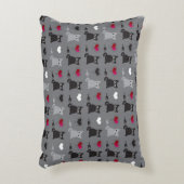 子ネコおよびネズミパターン アクセントクッション (正面(垂直))