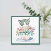 子ネコが花のポットに座って母の日の猫 カード (スタンド正面)