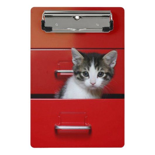 子ネコのかいま見ること ミニクリップボード (正面)