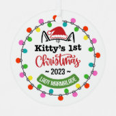 子ネコの初めてのクリスマスネコの初めてのクリスマス メタルオーナメント (正面)