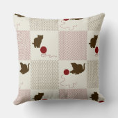 子ネコの背景 クッション (裏面)