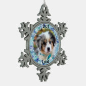 子パーソナライズされた犬の初めてのクリスマス写真 スノーフレークピューターオーナメント (左)