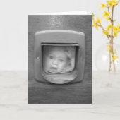 子供および猫の折り返しの挨拶状 カード (黄色い花)