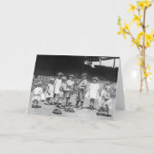 子供および野球の早い1900年代 カード (黄色い花)