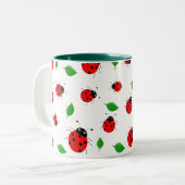 子供かわいい赤いラディバグとグラデーシ離れョンの緑 ツートーンマグカップ (正面左)
