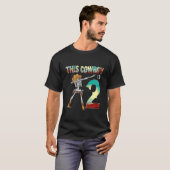 子供このカウボーイは2ダビングスケルトン2番目の誕生日である Tシャツ (正面フル)
