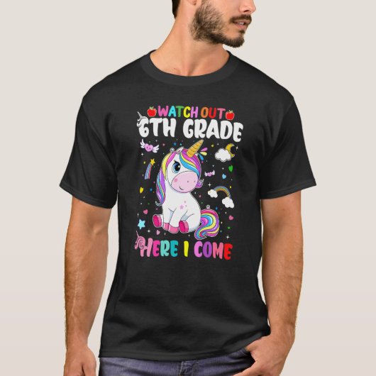 子供たちが六年生を見る私は魔法来を切る Tシャツ (正面)