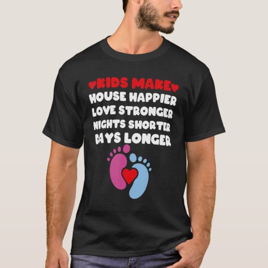 子供たちが幸せな愛を強い夜の短い日ローを作る Tシャツ (正面)