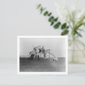 子供たちが遊び場のブランコを楽しむ ポストカード (スタンド正面)